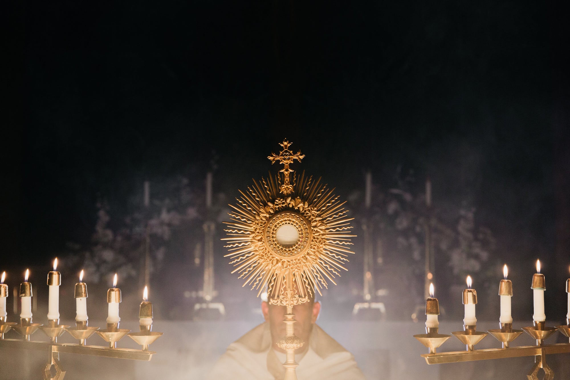 The Eucharist: mystery of faith and love by St. Josemaria Escriva